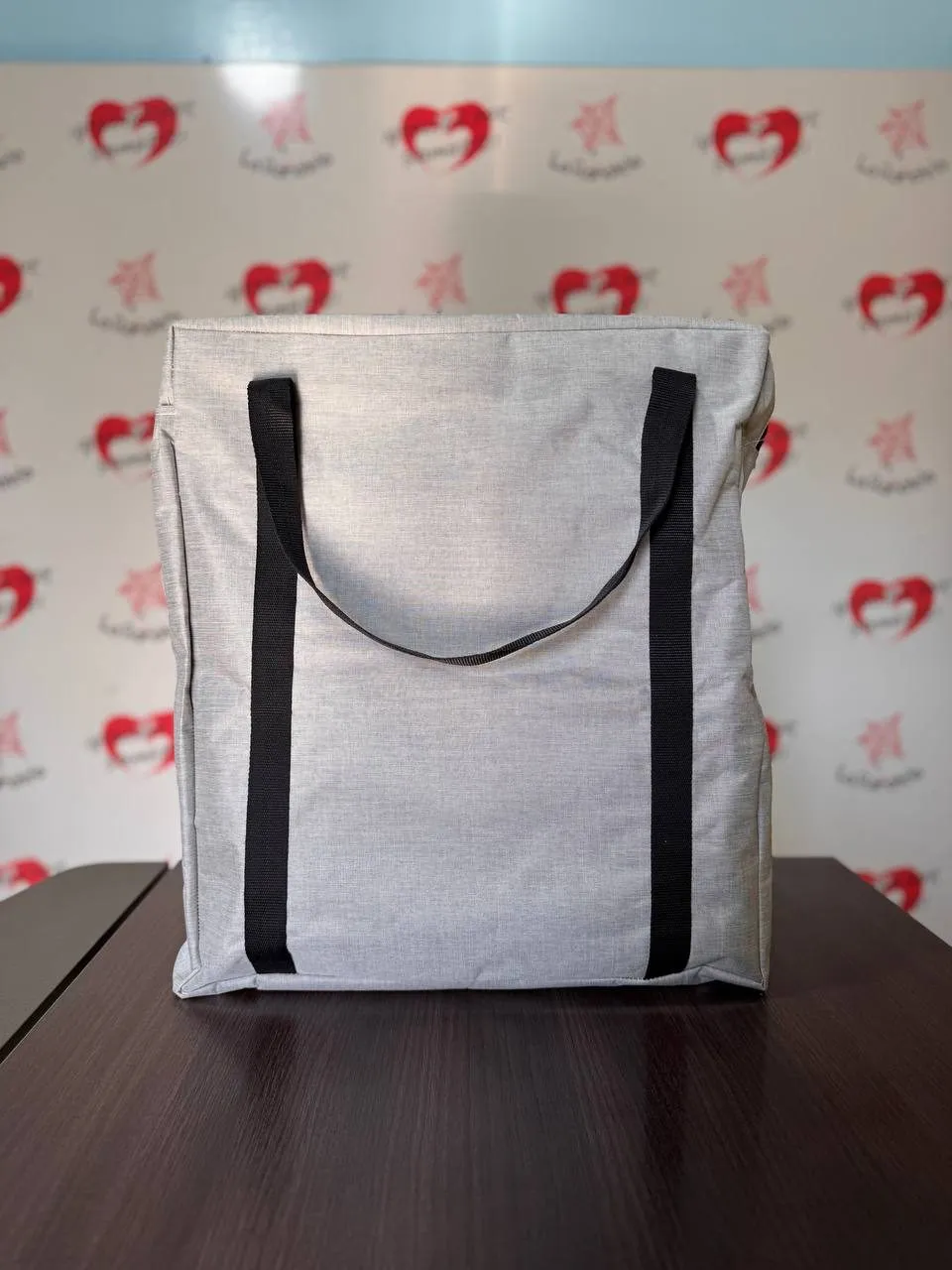 Bolso tote grande en tela gris melange con asas de cinta negra
