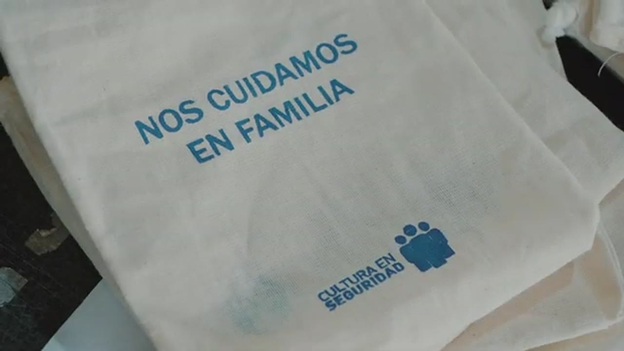 Bolsa de lienzo impresa para una campaña institucional
